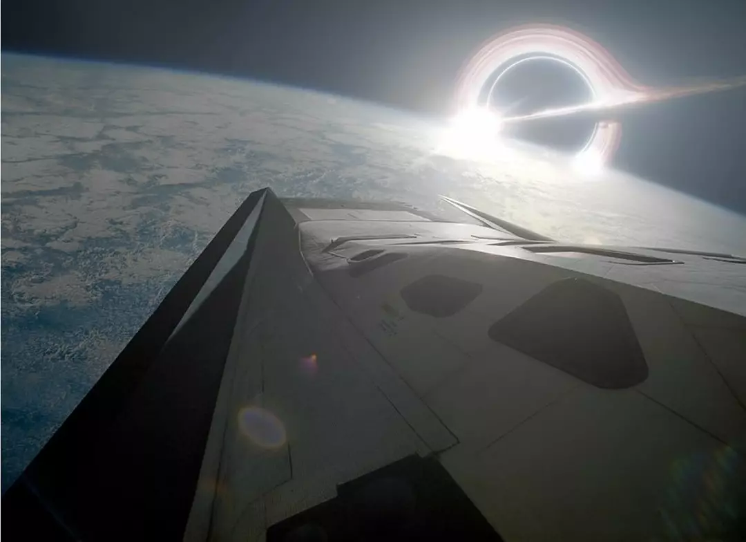 在线免费追剧_星际穿越：引力之外，唯有爱可抵达-知归